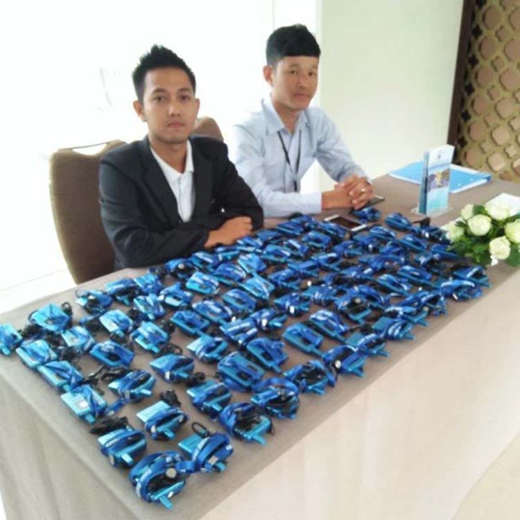 Simultan tərcümə işi